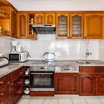 Five-bedroom In Rovanjska
