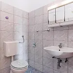 Five-bedroom In Rovanjska