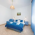 Five-bedroom In *