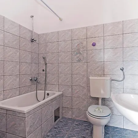 Five-bedroom In * Rovanjska