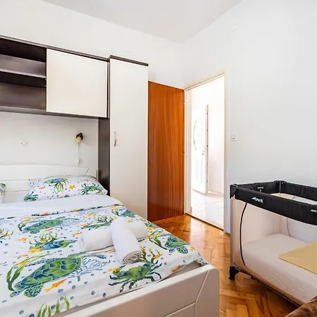 Five-bedroom In Semesterbostad