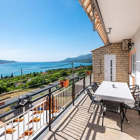 In With House Sea View * 洛瓦尼斯卡