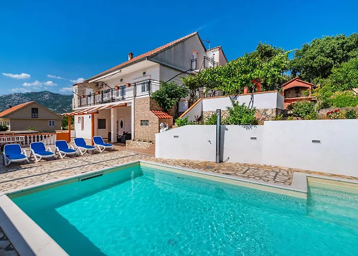 Five-bedroom In