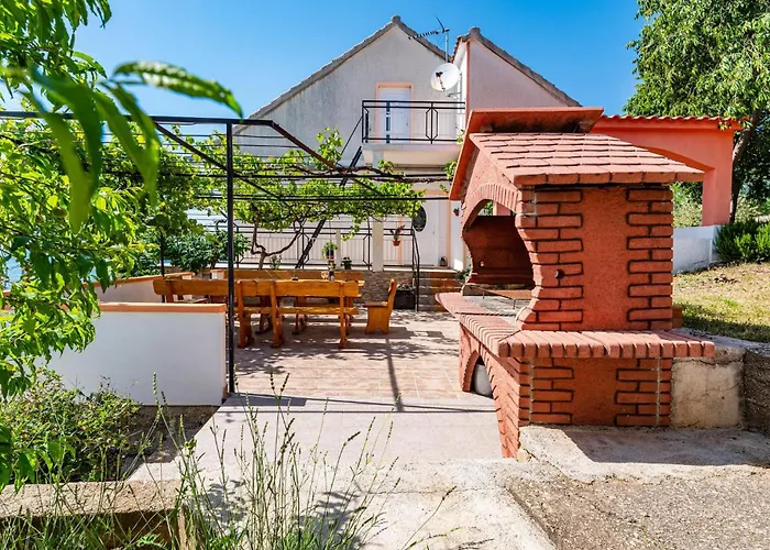 Dom wakacyjny Five-bedroom In Rovanjska