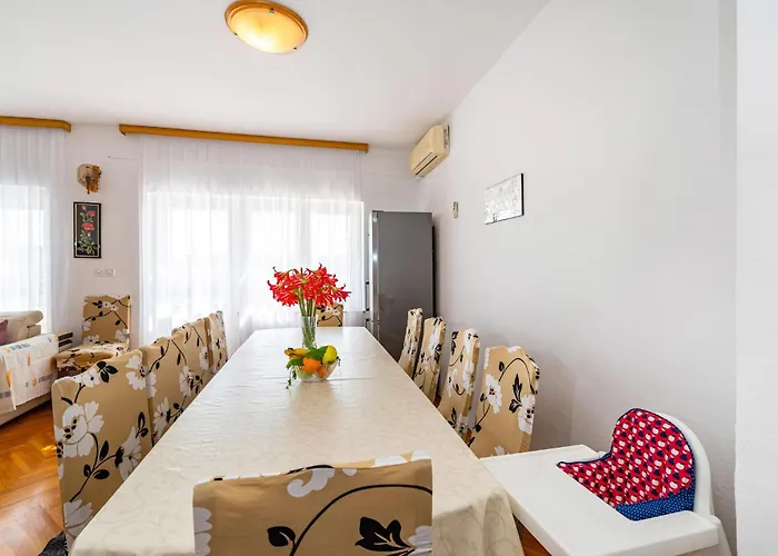 Five-bedroom In *