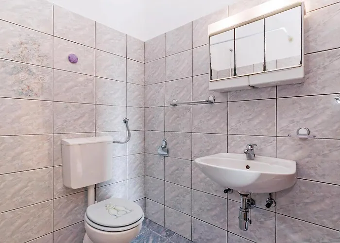 Five-bedroom In Рованьска
