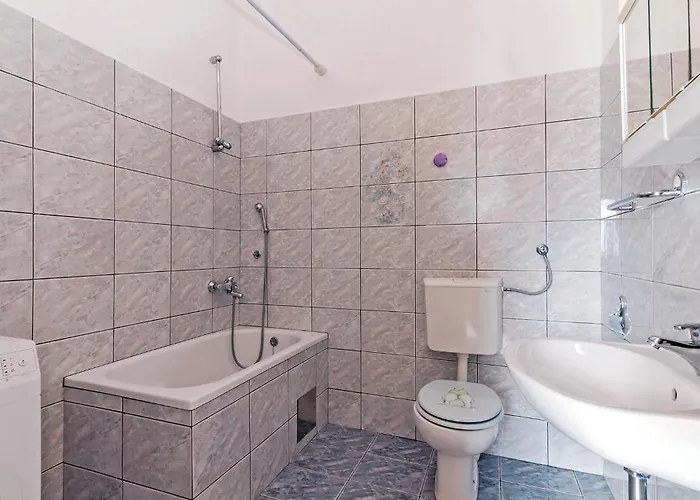 Five-bedroom In * Rovanjska