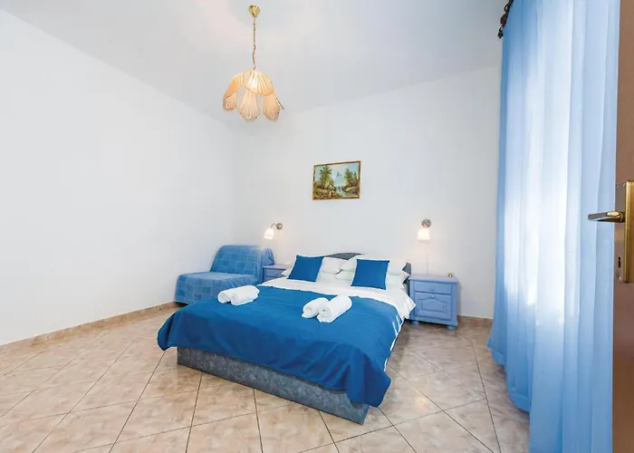 Five-bedroom In *
