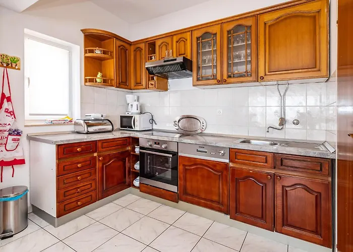 Five-bedroom In *