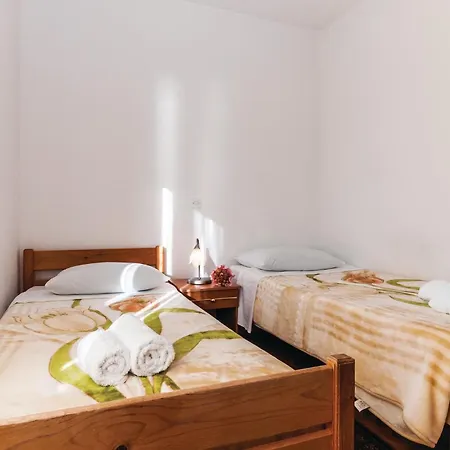 Five-bedroom In * Rovanjska