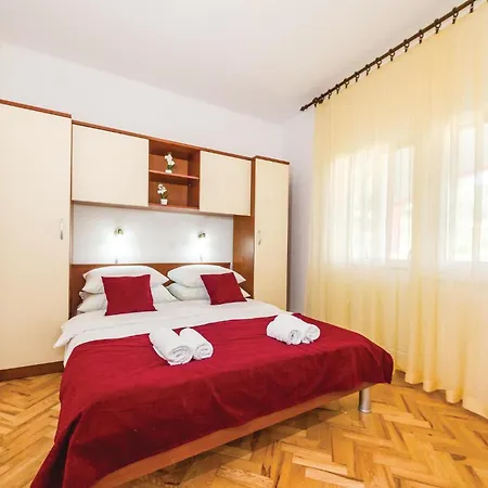 Five-bedroom In Сasa de vacaciones *