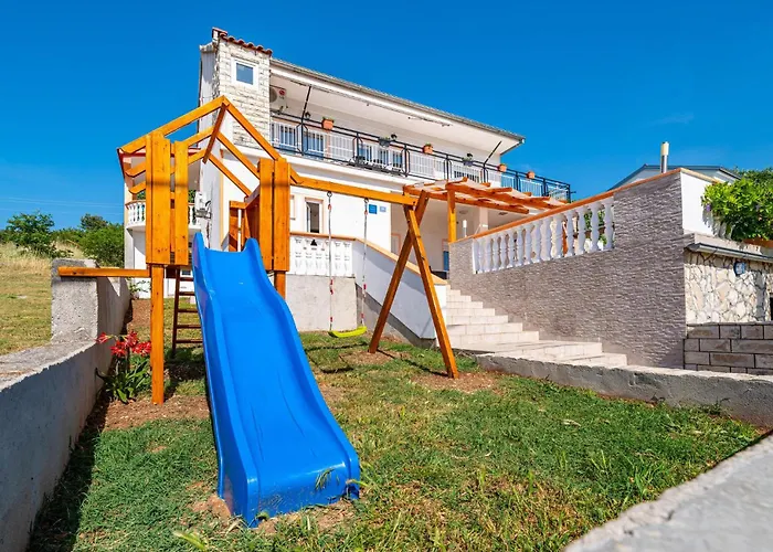Five-bedroom In Vakantiehuis Rovanjska